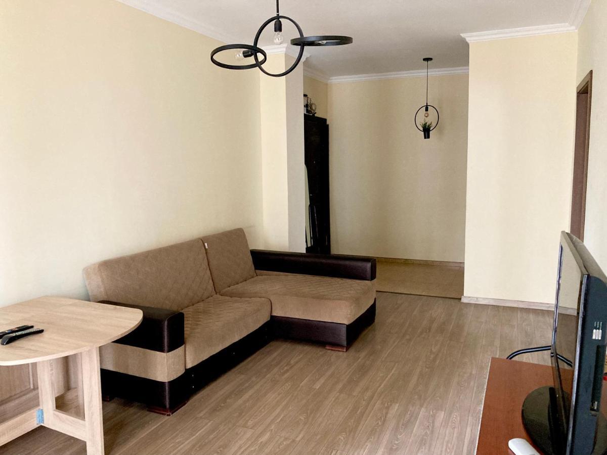 Big, Comfortable Apartment In Batumi Near The Sea 외부 사진
