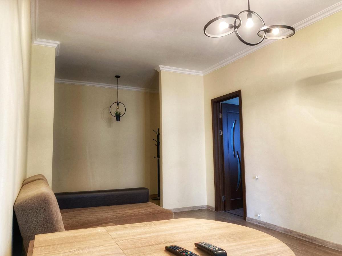 Big, Comfortable Apartment In Batumi Near The Sea 외부 사진