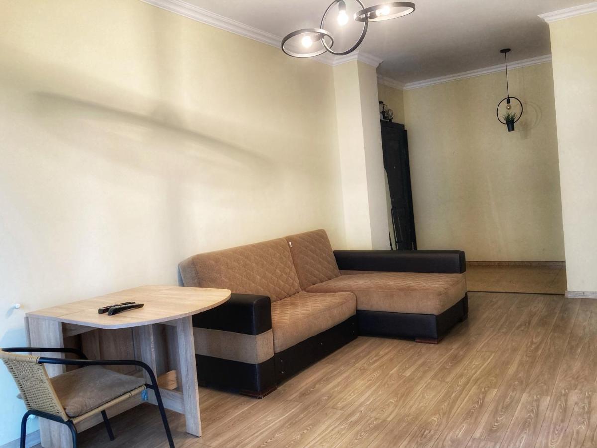Big, Comfortable Apartment In Batumi Near The Sea 외부 사진
